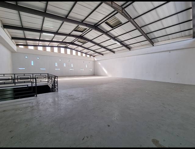 1,499M² WAREHOUSE TO LET IN ORMONDE